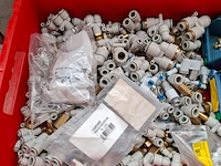 Partij diverse pneumatische koppelingen en toebehoren o.a. giss, smc, festo - afbeelding 2 van  21