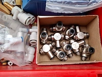 Partij diverse pneumatische koppelingen en toebehoren o.a. giss, smc, festo - afbeelding 4 van  21