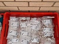 Partij diverse pneumatische koppelingen en toebehoren o.a. giss, smc, festo - afbeelding 6 van  21