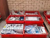 Partij diverse pneumatische koppelingen en toebehoren o.a. giss, smc, festo