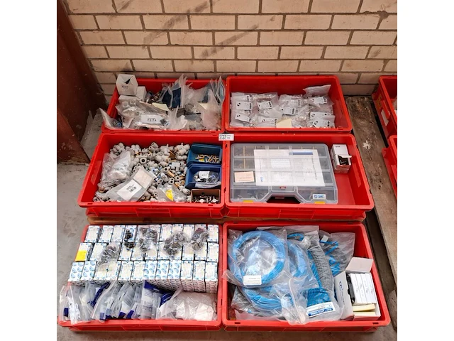 Partij diverse pneumatische koppelingen en toebehoren o.a. giss, smc, festo - afbeelding 12 van  21