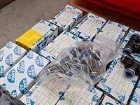 Partij diverse pneumatische koppelingen en toebehoren o.a. giss, smc, festo - afbeelding 18 van  21