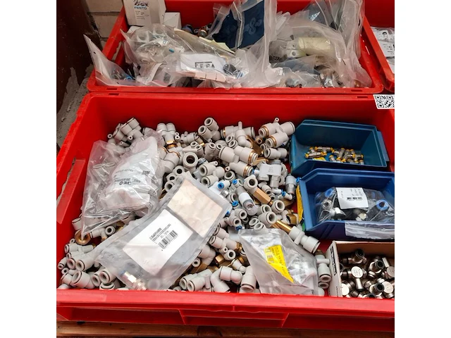 Partij diverse pneumatische koppelingen en toebehoren o.a. giss, smc, festo - afbeelding 21 van  21