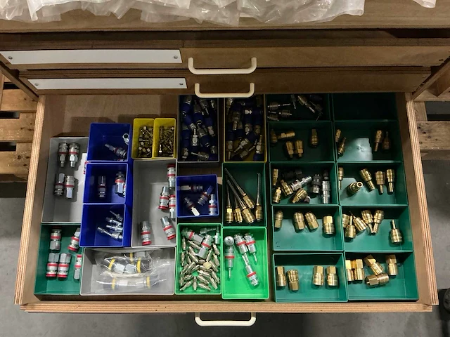 Partij diverse (pneumatische) koppelstukken - afbeelding 2 van  6