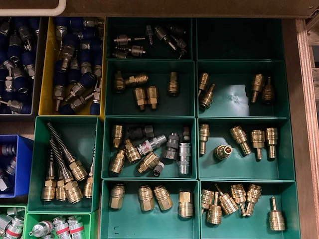 Partij diverse (pneumatische) koppelstukken - afbeelding 4 van  6