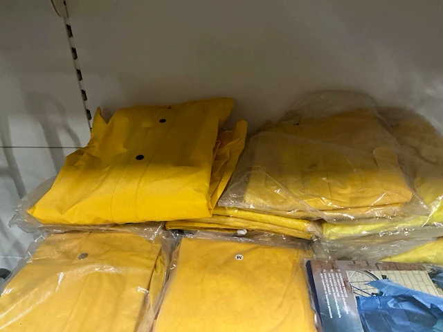 Partij diverse poncho’s&reflecting safety vests (51x) - afbeelding 3 van  6