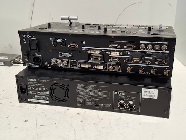 Partij diverse professionele av apparatuur, blackmagic, yamaha, roland - afbeelding 11 van  12