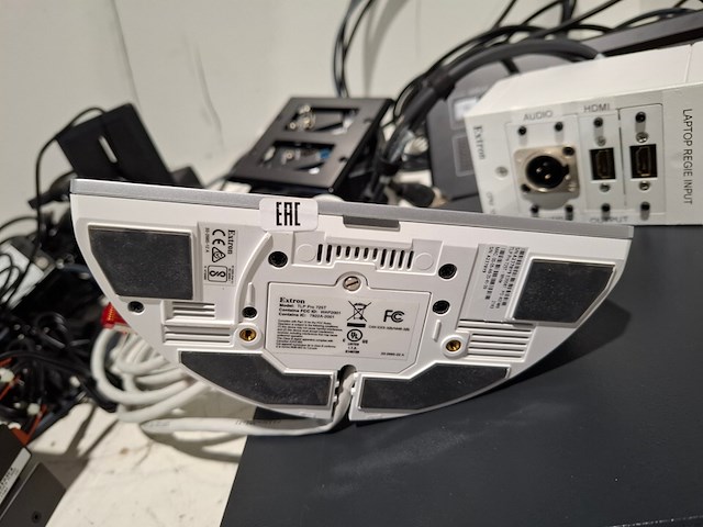 Partij diverse professionele av apparatuur, extron, audinate, logitech - afbeelding 2 van  13