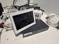 Partij diverse professionele av apparatuur, extron, audinate, logitech - afbeelding 7 van  13