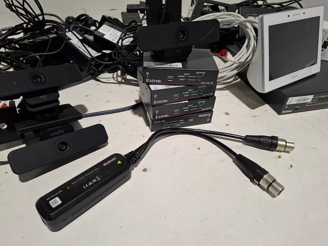 Partij diverse professionele av apparatuur, extron, audinate, logitech - afbeelding 11 van  13