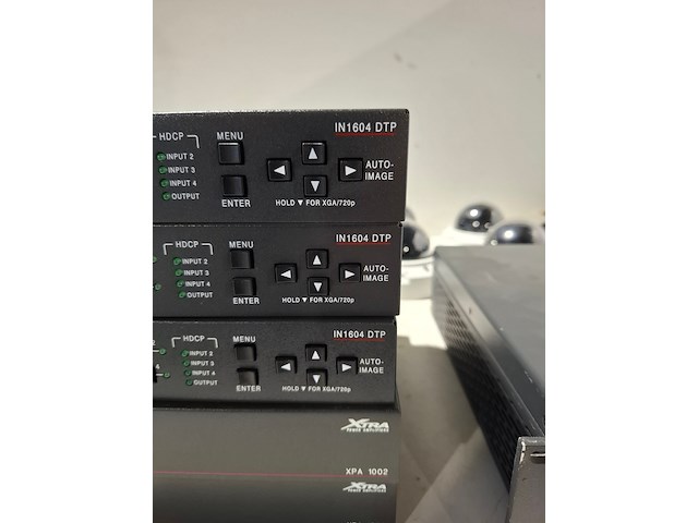 Partij diverse professionele av apparatuur, extron, axis, sennheiser - afbeelding 5 van  10