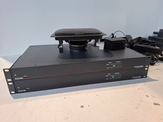 Partij diverse professionele av apparatuur, extron, blackmagic, rdl, apart, logitech - afbeelding 5 van  12