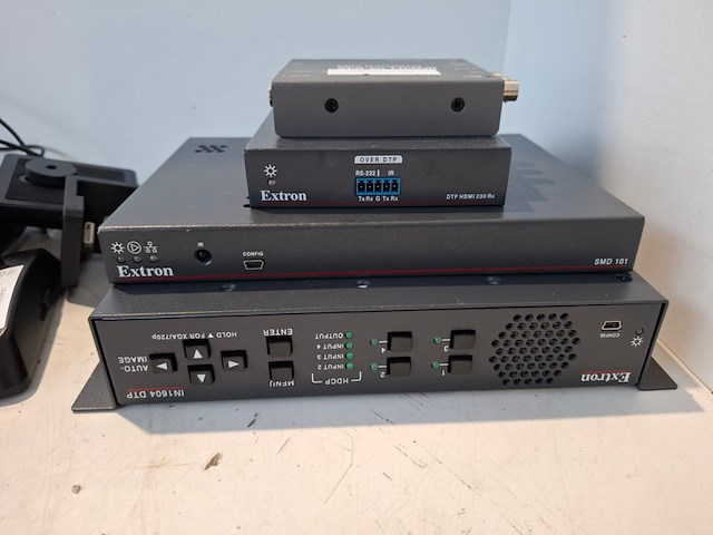 Partij diverse professionele av apparatuur, extron, blackmagic, rdl, apart, logitech - afbeelding 12 van  12