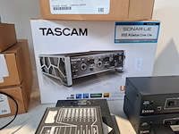 Partij diverse professionele av apparatuur, extron, blackmagic, tascam, datavideo, blackbox - afbeelding 8 van  11