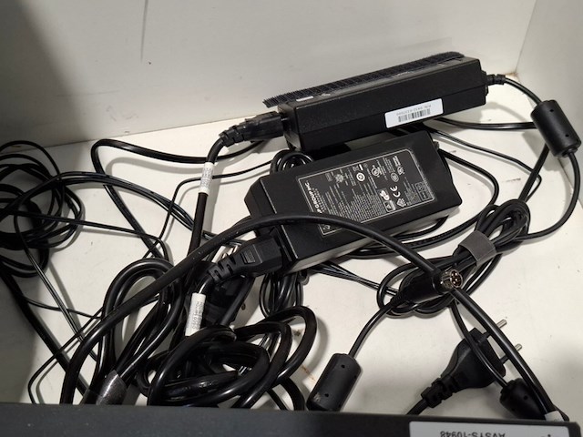 Partij diverse professionele av apparatuur, extron, cisco, edifier - afbeelding 7 van  8
