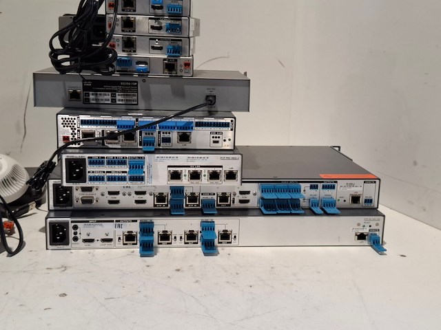 Partij diverse professionele av apparatuur, extron, cisco, logitech - afbeelding 3 van  12