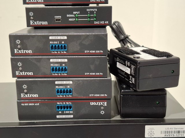 Partij diverse professionele av apparatuur, extron, cisco, logitech - afbeelding 7 van  12