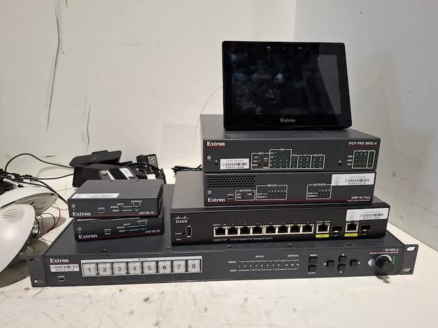 Partij diverse professionele av apparatuur, extron, cisco, logitech - afbeelding 5 van  12