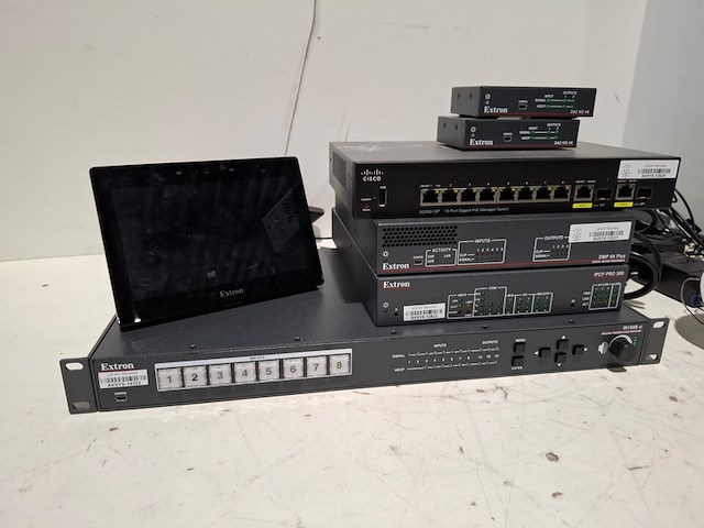 Partij diverse professionele av apparatuur, extron, cisco, logitech - afbeelding 6 van  12