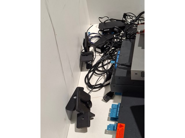 Partij diverse professionele av apparatuur, extron, cisco, logitech - afbeelding 9 van  12