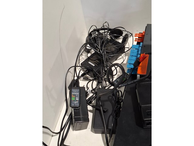 Partij diverse professionele av apparatuur, extron, lightware, apart, meavix, cisco, phonak - afbeelding 3 van  14