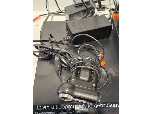 Partij diverse professionele av apparatuur, extron, lightware, apart, meavix, cisco, phonak - afbeelding 13 van  14