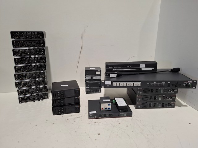 Partij diverse professionele av apparatuur, extron, shure, behringer, blackmagic, sony, neets - afbeelding 1 van  13