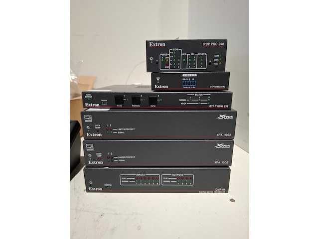 Partij diverse professionele av apparatuur, manfrotto, bl, neets, extron, genelec - afbeelding 3 van  10