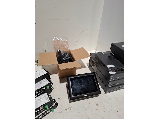 Partij diverse professionele av apparatuur, manfrotto, bl, neets, extron, genelec - afbeelding 4 van  10