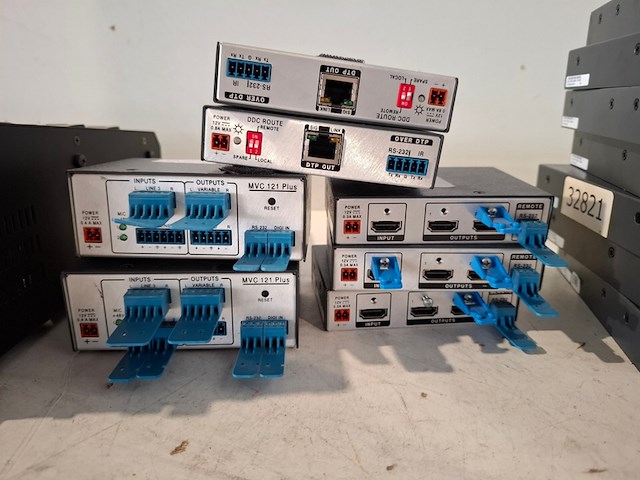 Partij diverse professionele av apparatuur, roland, extron - afbeelding 9 van  10