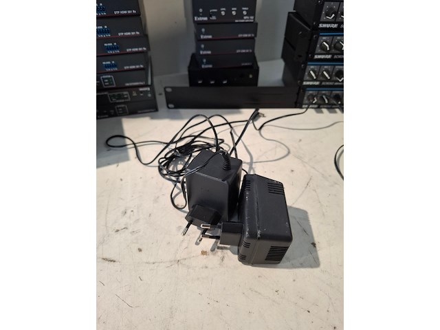 Partij diverse professionele av apparatuur, shure, igm stage line, art, extron - afbeelding 7 van  8