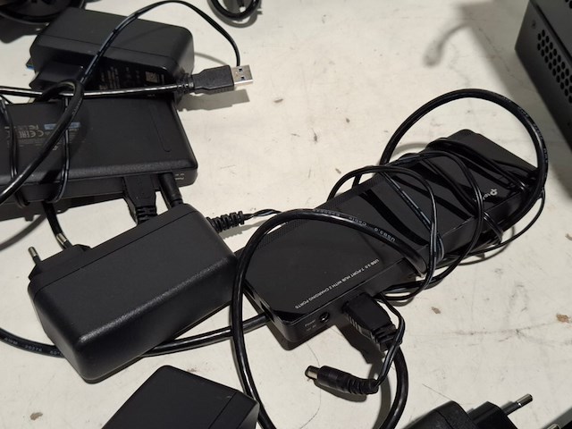 Partij diverse professionele av apparatuur, sony, extron, tp link, cisco - afbeelding 12 van  13