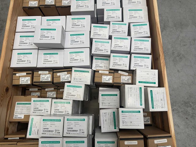 Partij diverse programmable logic controllers (plc) teco - electronics - afbeelding 2 van  11