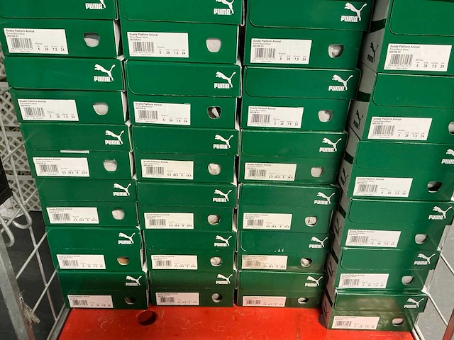 Partij diverse puma schoenen (176x) - afbeelding 11 van  19