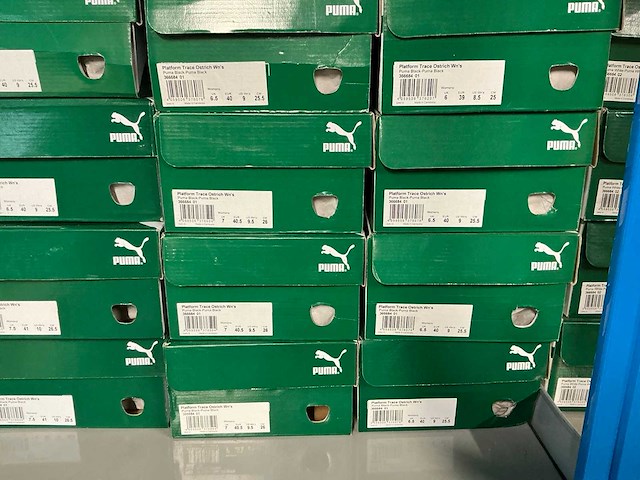 Partij diverse puma schoenen (176x) - afbeelding 17 van  19