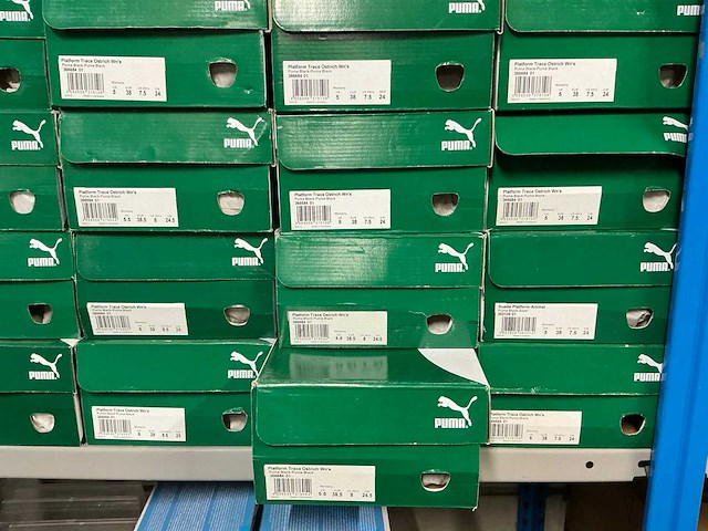 Partij diverse puma schoenen (176x) - afbeelding 19 van  19