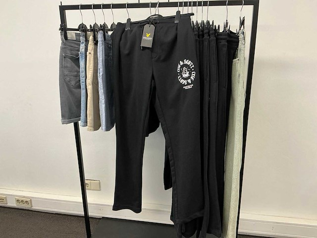 Partij diverse purepath/hugoboss/lyle&scott heren broeken/shorts/joggers (17x) - afbeelding 19 van  23