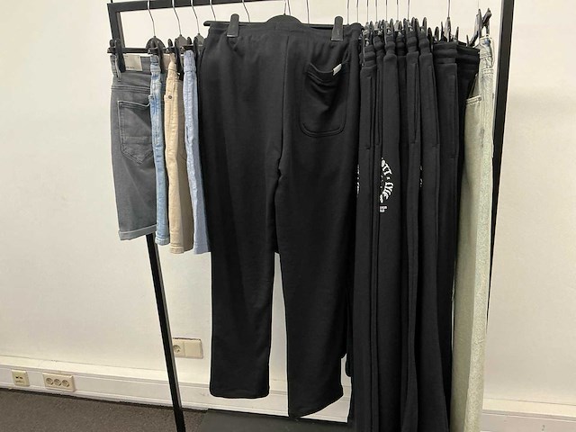 Partij diverse purepath/hugoboss/lyle&scott heren broeken/shorts/joggers (17x) - afbeelding 20 van  23