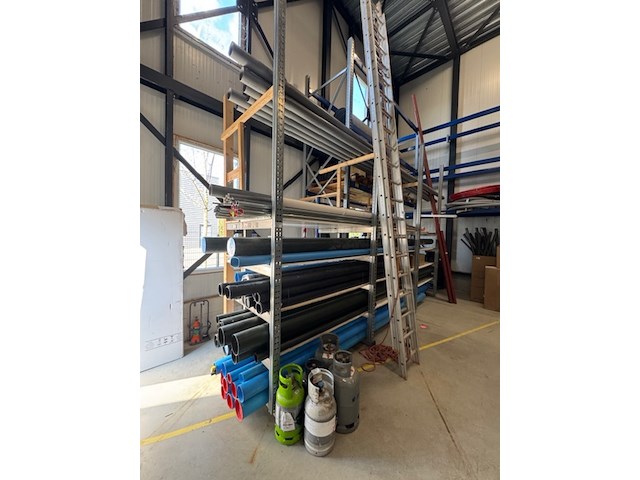 Partij diverse pvc buizen en installatiemateriaal o.a. dyka en geberit - afbeelding 1 van  13