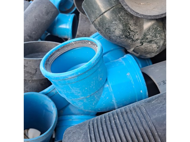 Partij diverse pvc hulp stukken o.a. geberit - afbeelding 2 van  10