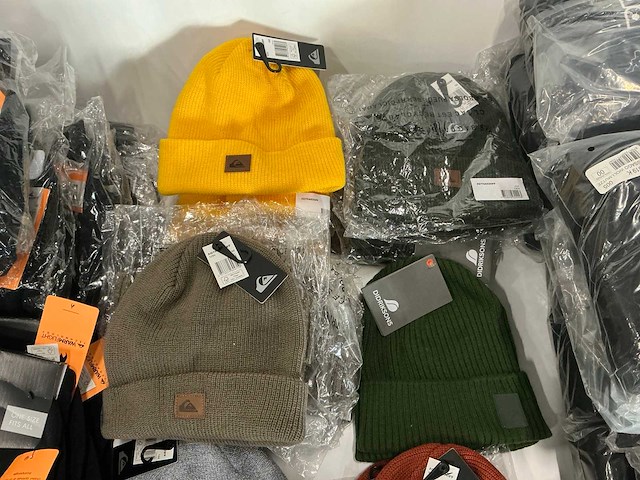 Partij diverse quiksilver/kappa mutsen/nekwarmers (156x) - afbeelding 5 van  10