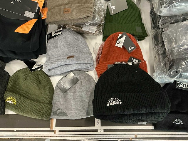 Partij diverse quiksilver/kappa mutsen/nekwarmers (156x) - afbeelding 8 van  10