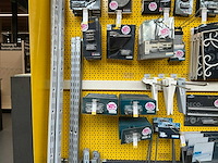 Partij diverse rails/bevestigingsmateriaal/etc (102x) - afbeelding 1 van  3