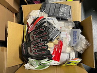 Partij diverse reebok/puma/zero/adidas/etc keepers handschoenen (146x) - afbeelding 2 van  10