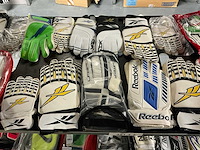 Partij diverse reebok/puma/zero/adidas/etc keepers handschoenen (146x) - afbeelding 4 van  10
