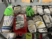 Partij diverse reebok/puma/zero/adidas/etc keepers handschoenen (146x) - afbeelding 5 van  10
