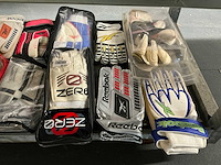 Partij diverse reebok/puma/zero/adidas/etc keepers handschoenen (146x) - afbeelding 6 van  10
