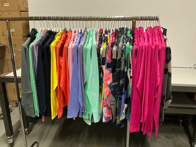Partij diverse rehall bovenkleding (47x) - afbeelding 1 van  16