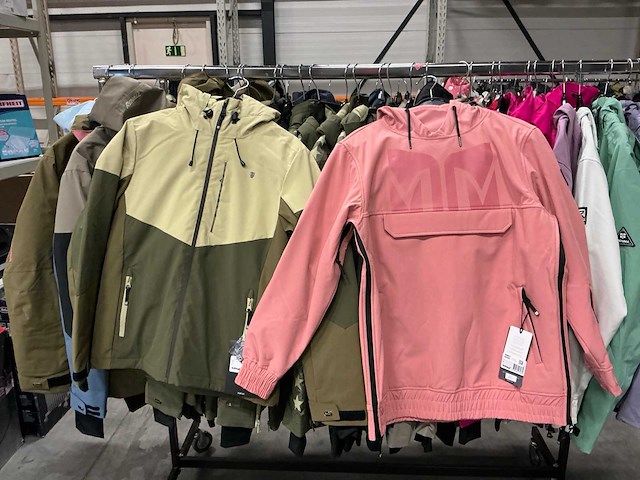 Partij diverse rehall dames snow jackets (61x) - afbeelding 3 van  33