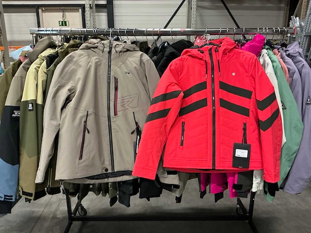 Partij diverse rehall dames snow jackets (61x) - afbeelding 8 van  33